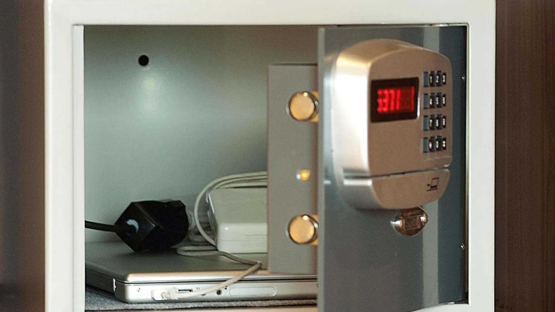 Living Hotel Duesseldorf 4*, Дюссельдорф Германия