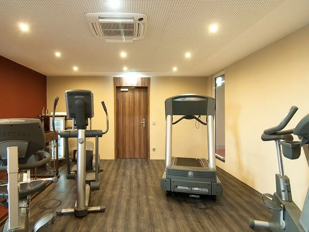 Living Hotel Duesseldorf 4*, Düsseldorf Německo